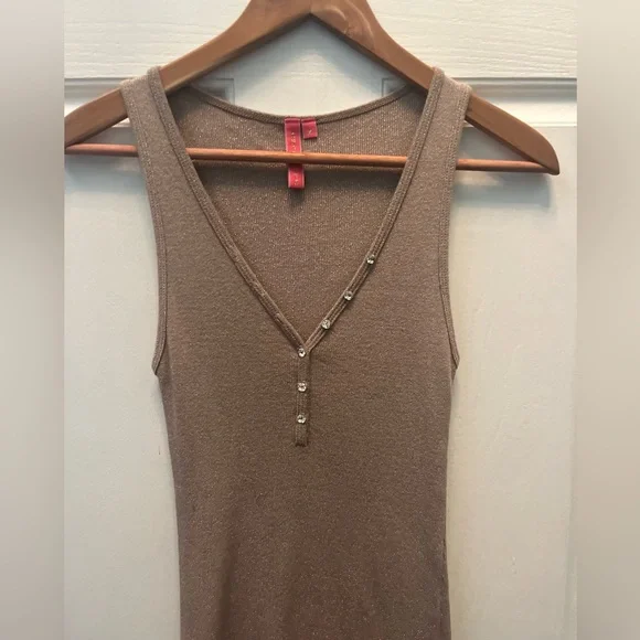 PRE-OWNED CHARLOTTE WOMEN'S TAN METALLIC TANK TOP- MEDIUM - Picture 2 of 5